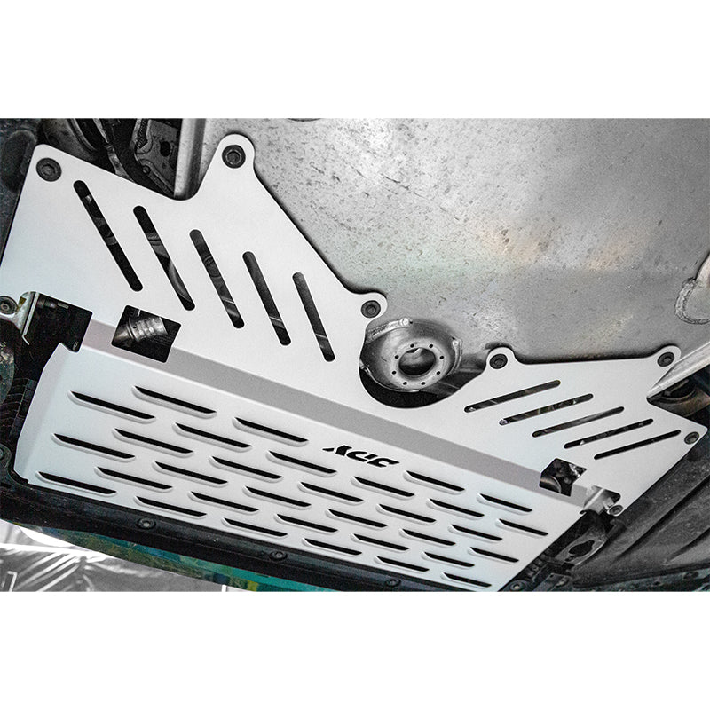 Carica immagine in Galleria Viewer, M2/M3/M4 S58 Engine Oil Cooler Protection Plate Kit
